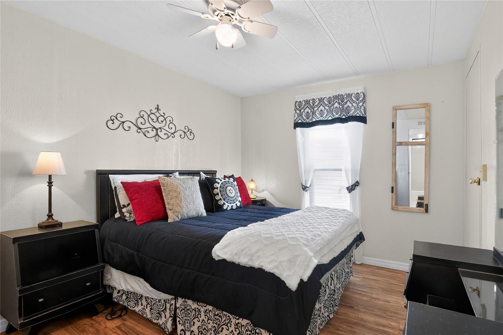 FLORAL LAKES - Residential