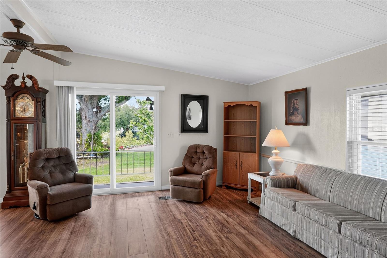 FLORAL LAKES - Residential