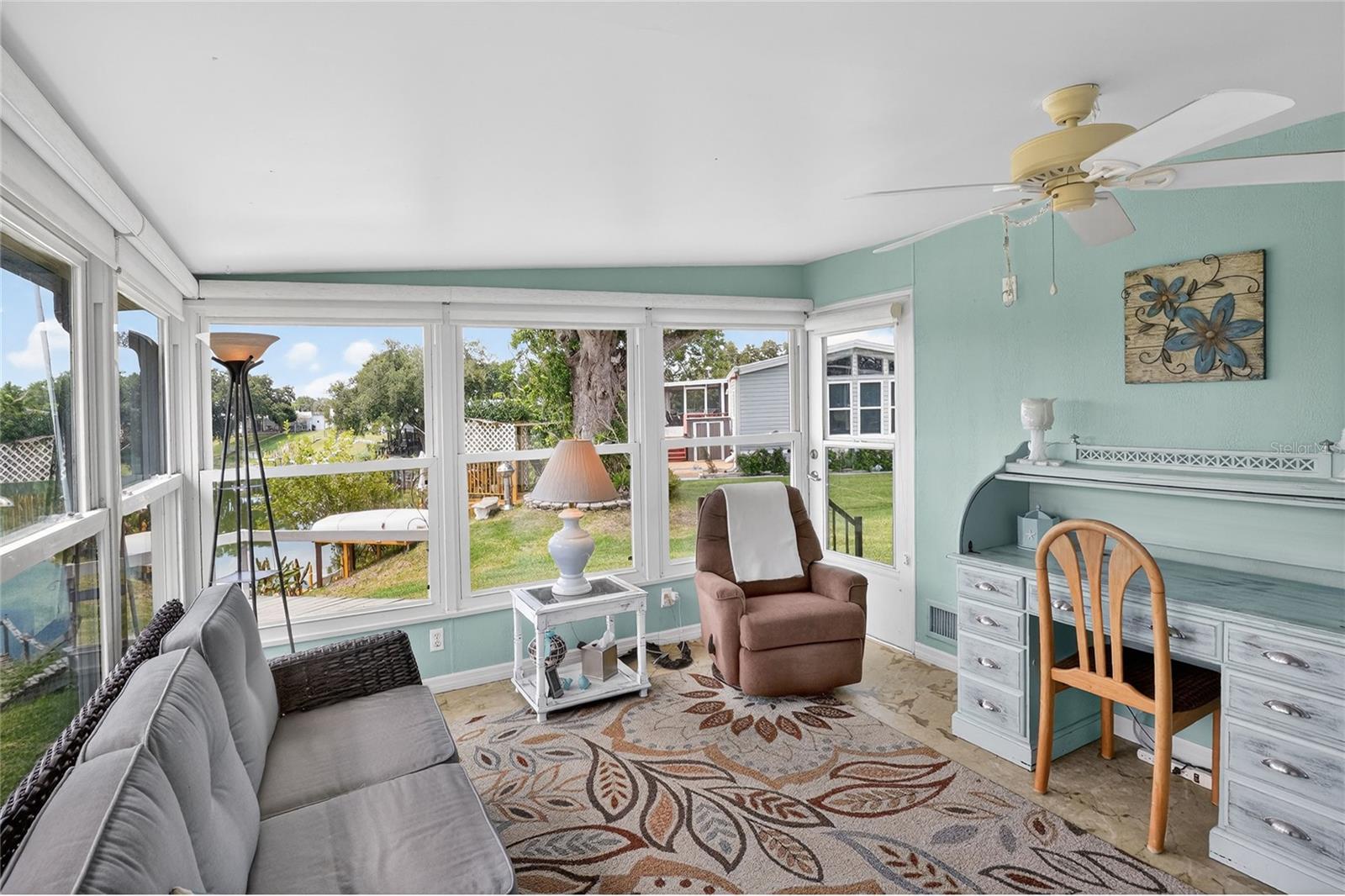 FLORAL LAKES - Residential
