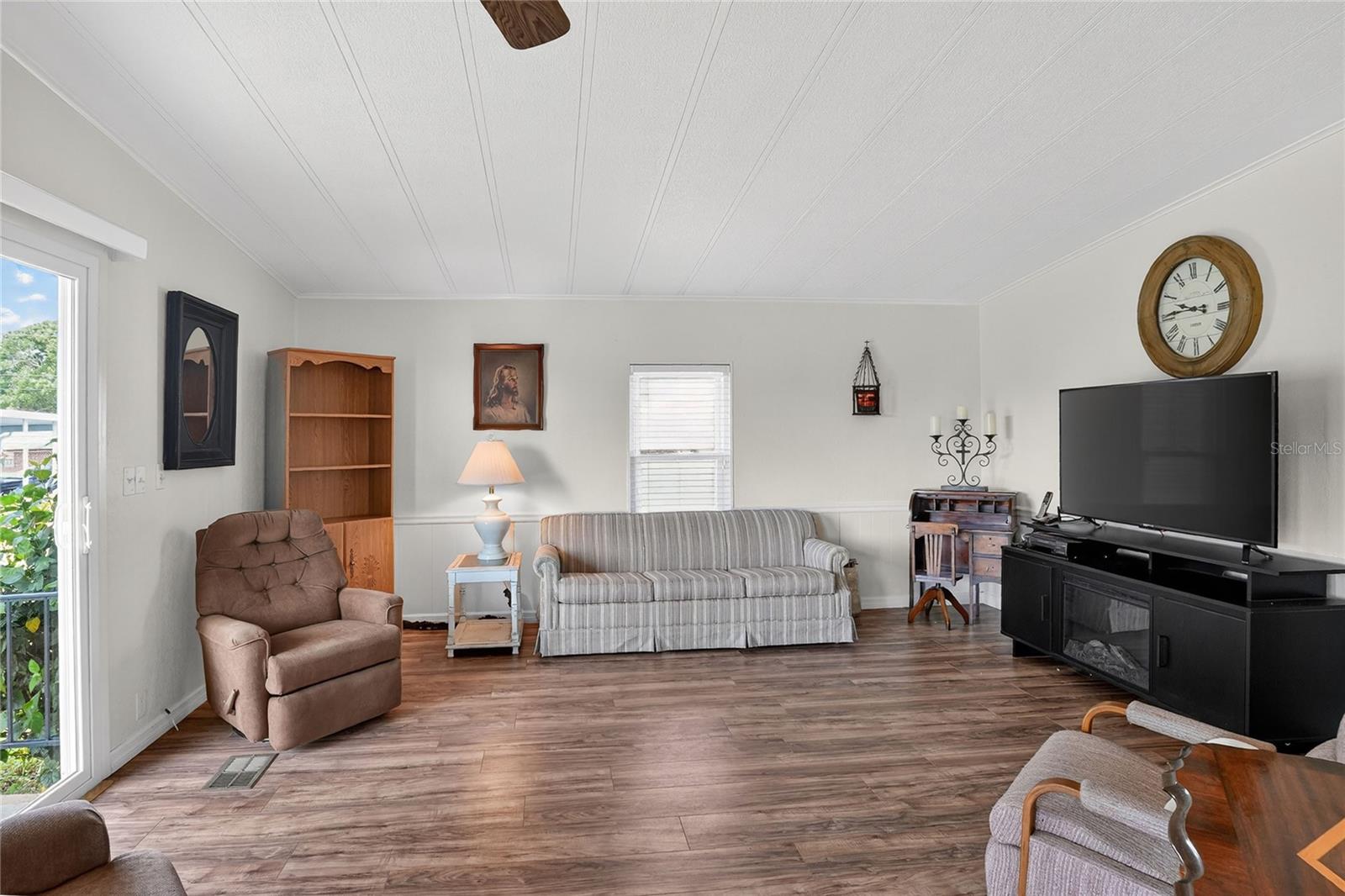 FLORAL LAKES - Residential