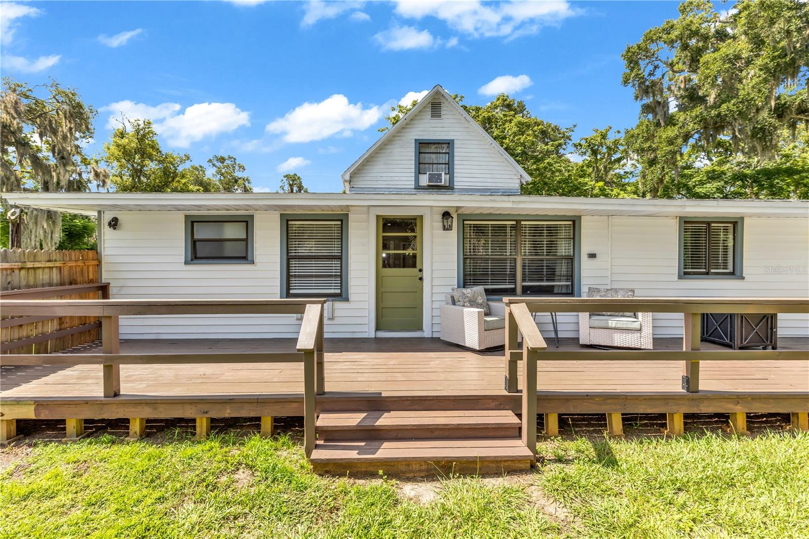 LAKE HELEN BLK 16 RESUB LTS 09 & 10 - Residential