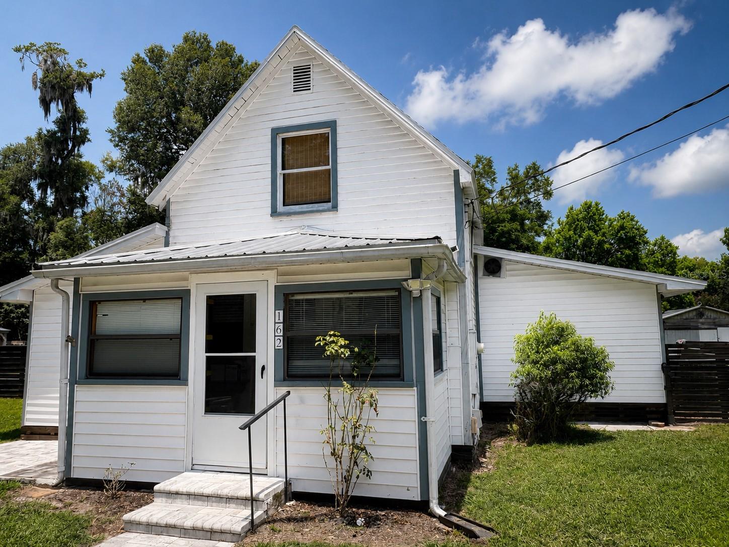 LAKE HELEN BLK 16 RESUB LTS 09 & 10 - Residential