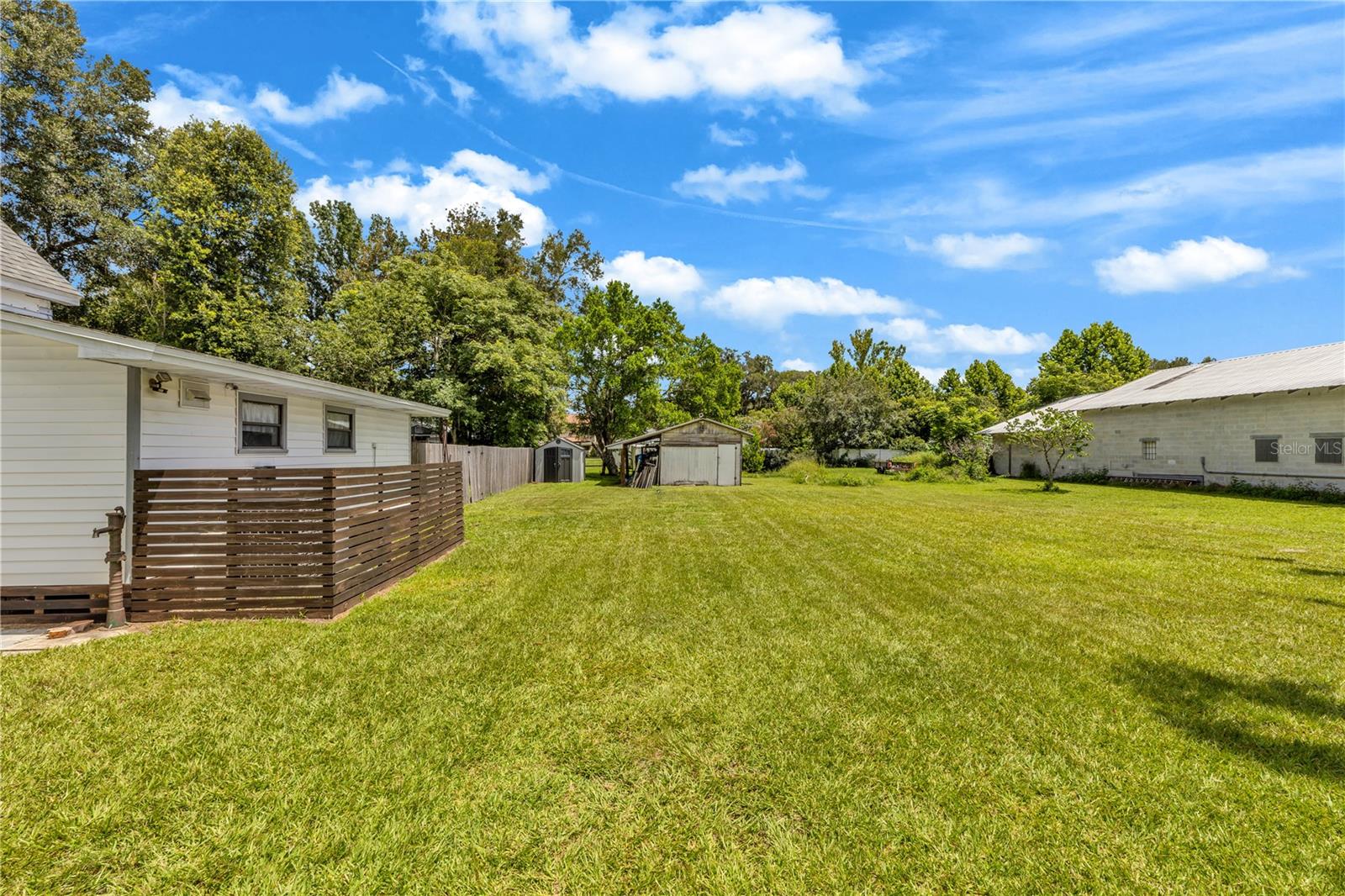 LAKE HELEN BLK 16 RESUB LTS 09 & 10 - Residential