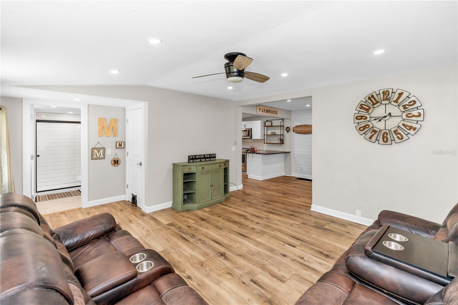 LAKE HELEN BLK 16 RESUB LTS 09 & 10 - Residential