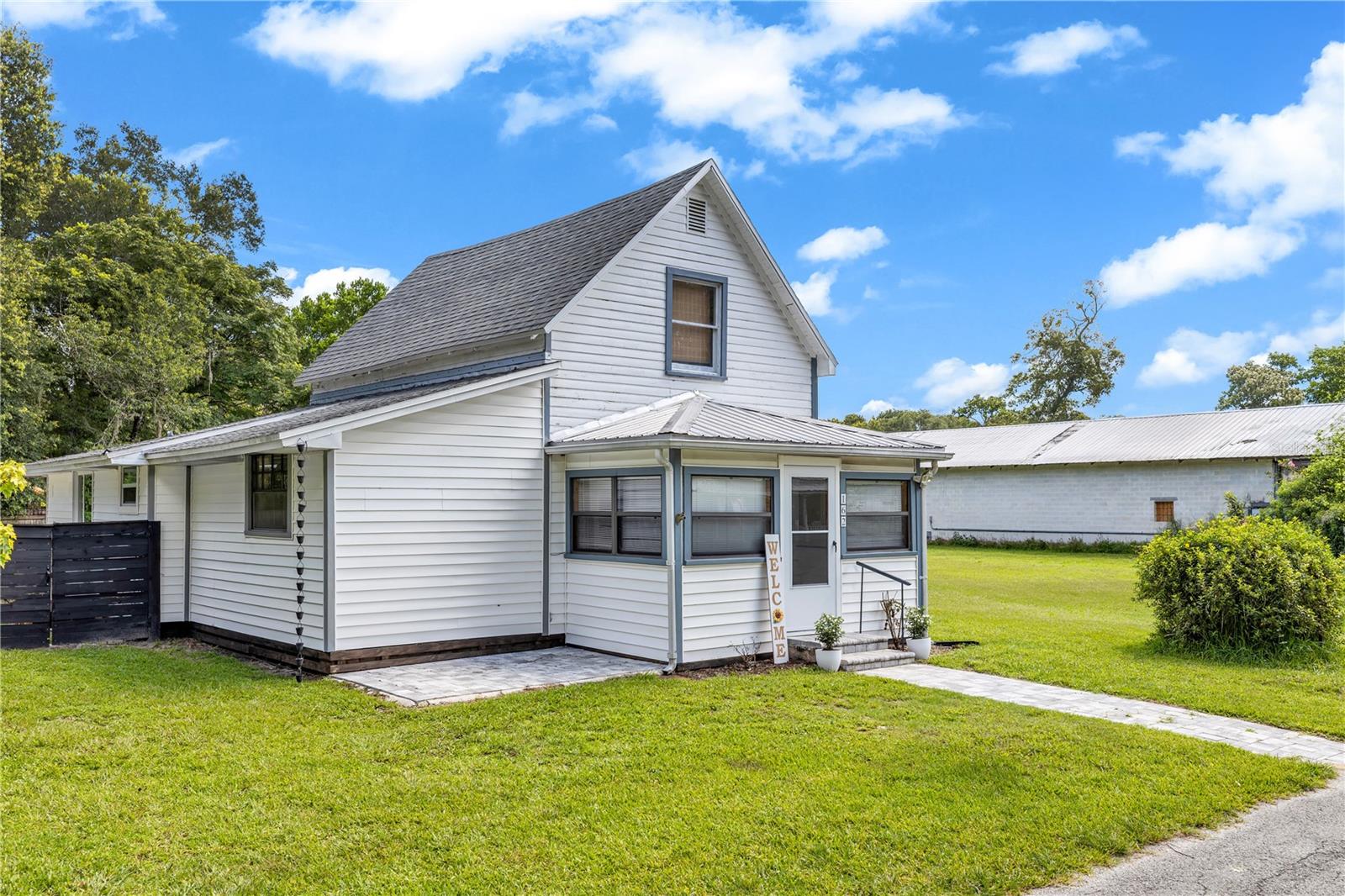 LAKE HELEN BLK 16 RESUB LTS 09 & 10 - Residential