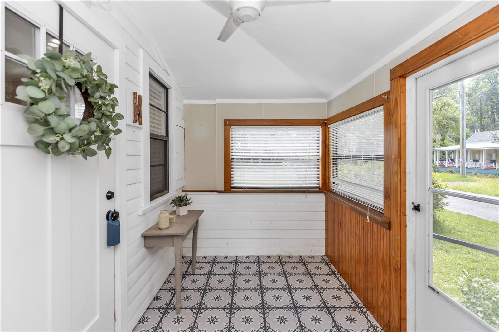 LAKE HELEN BLK 16 RESUB LTS 09 & 10 - Residential