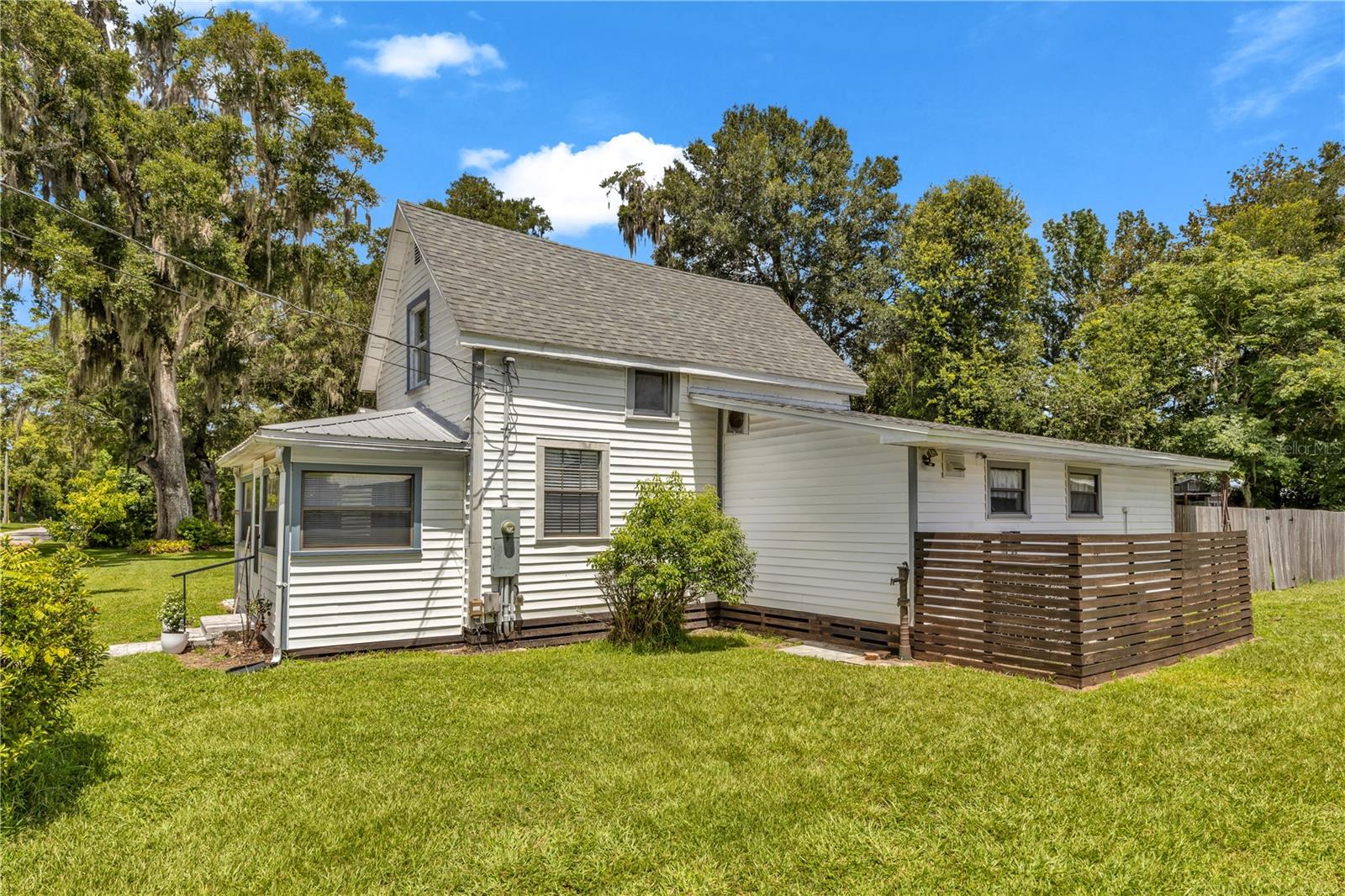 LAKE HELEN BLK 16 RESUB LTS 09 & 10 - Residential