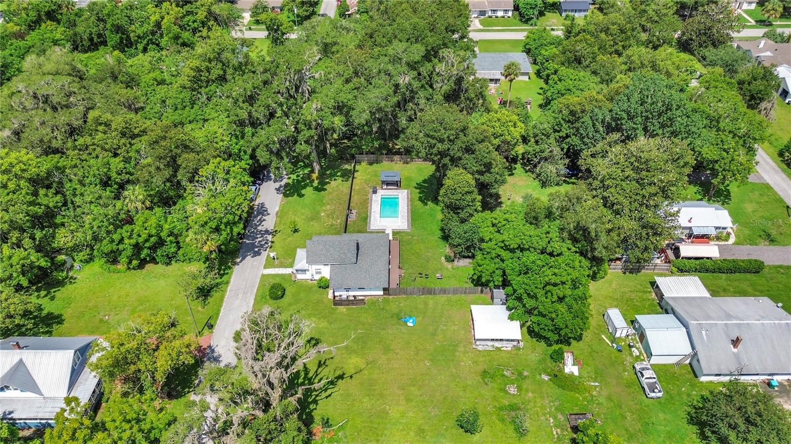 LAKE HELEN BLK 16 RESUB LTS 09 & 10 - Residential
