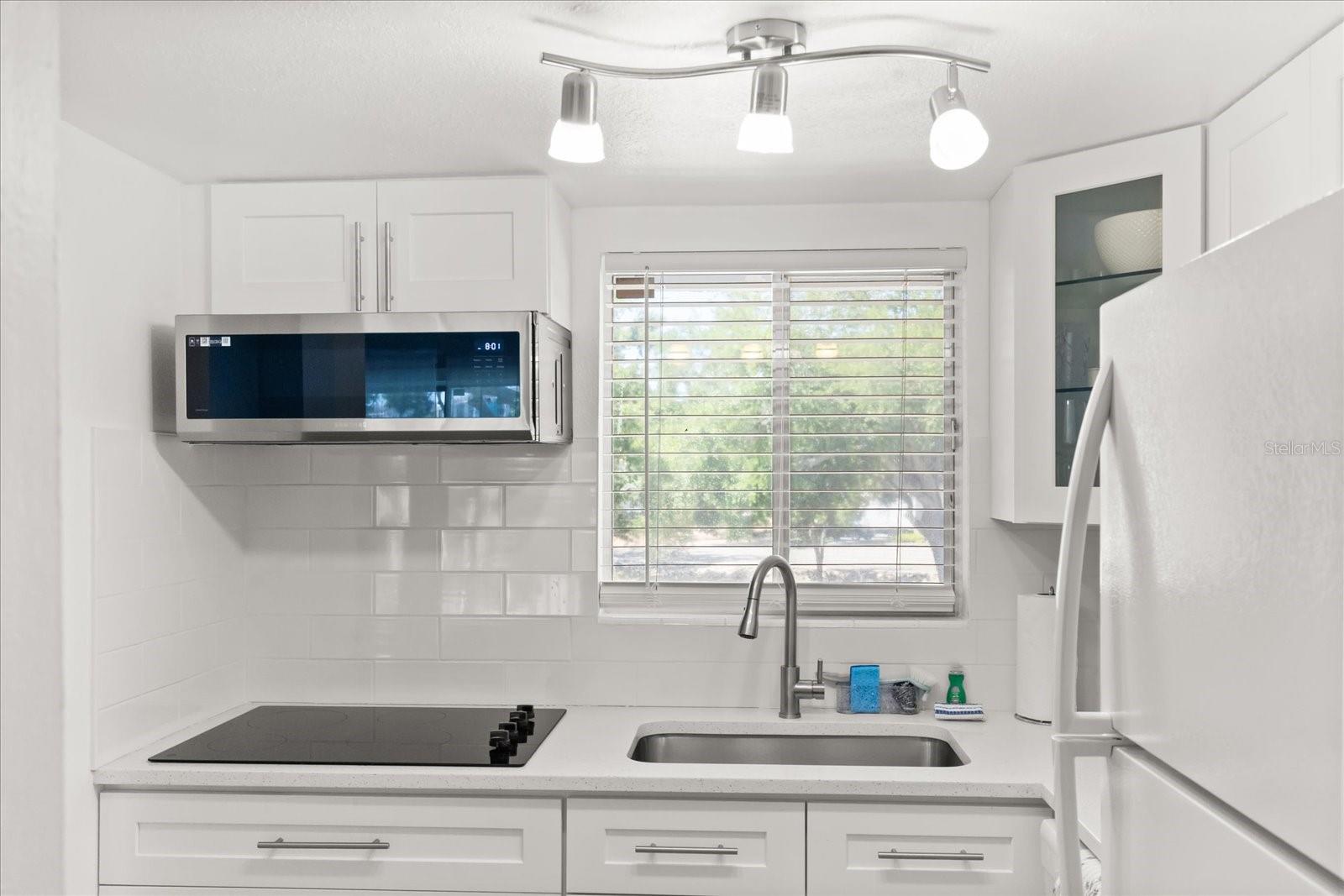 THE FOURTH BAYSHORE - Residential Lease