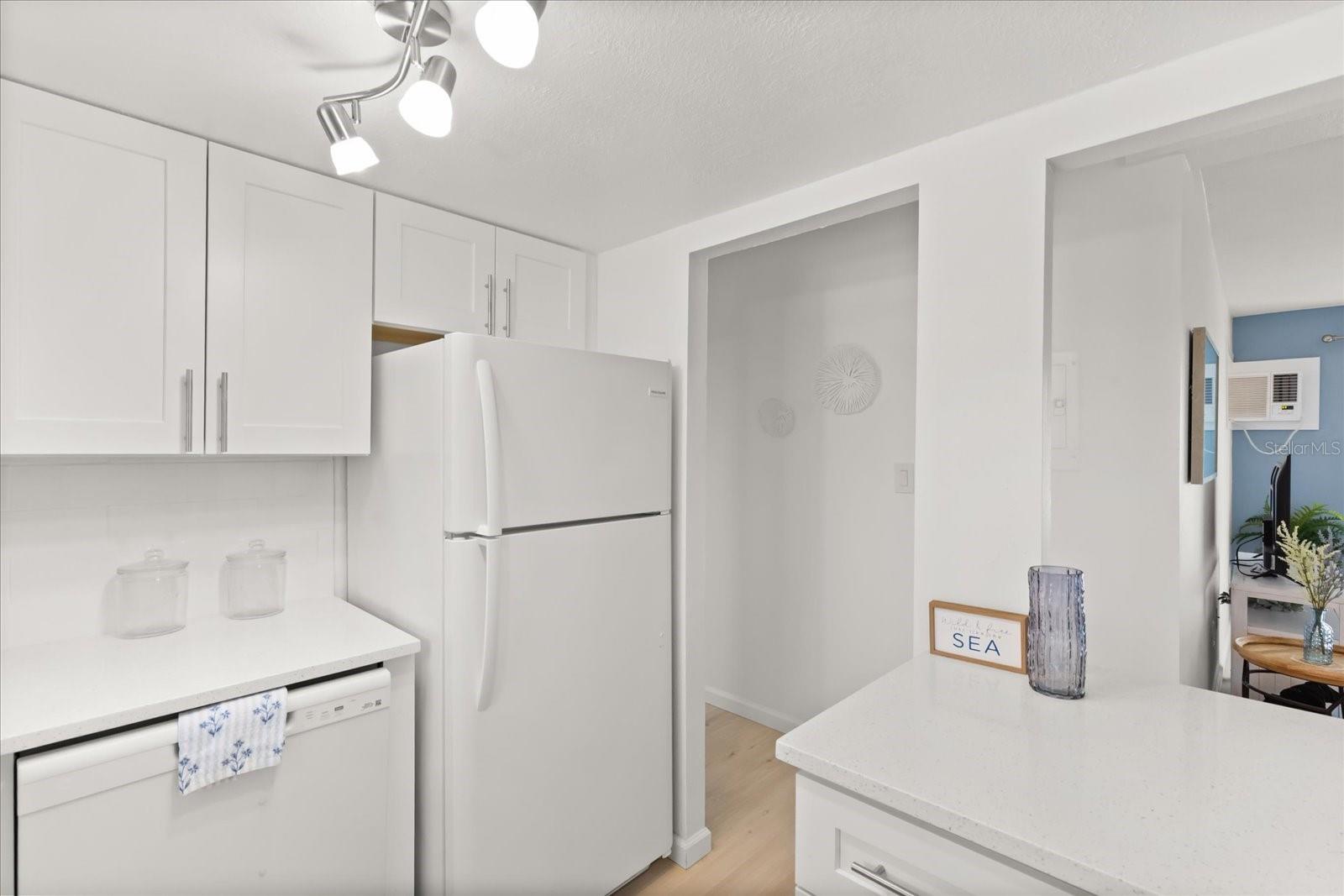 THE FOURTH BAYSHORE - Residential Lease