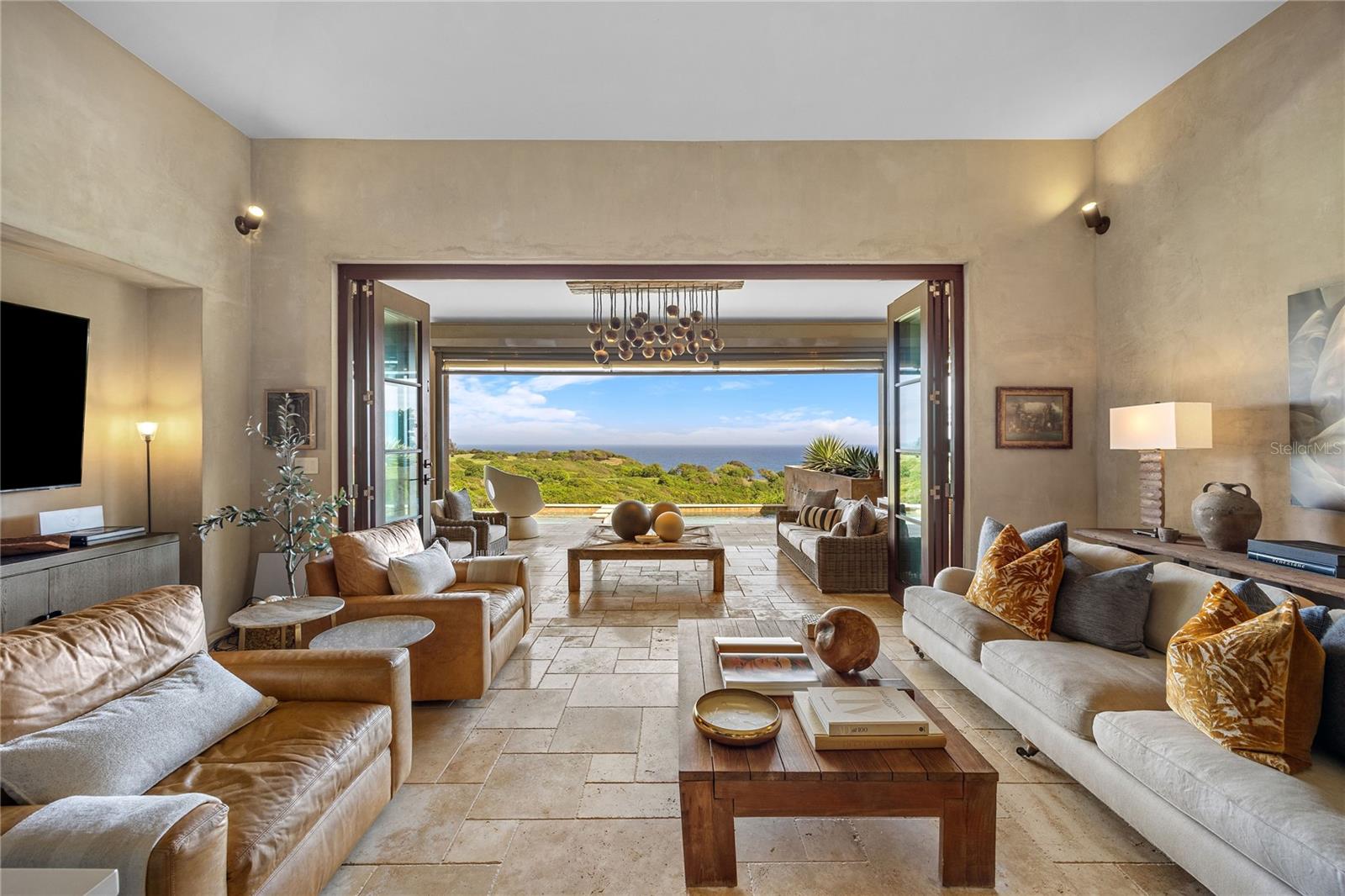 ROYAL ISABELA RESORT - Residential