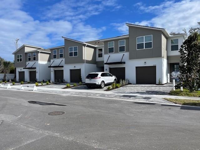 BLOOMINGDALE TOWNES - Residential Lease