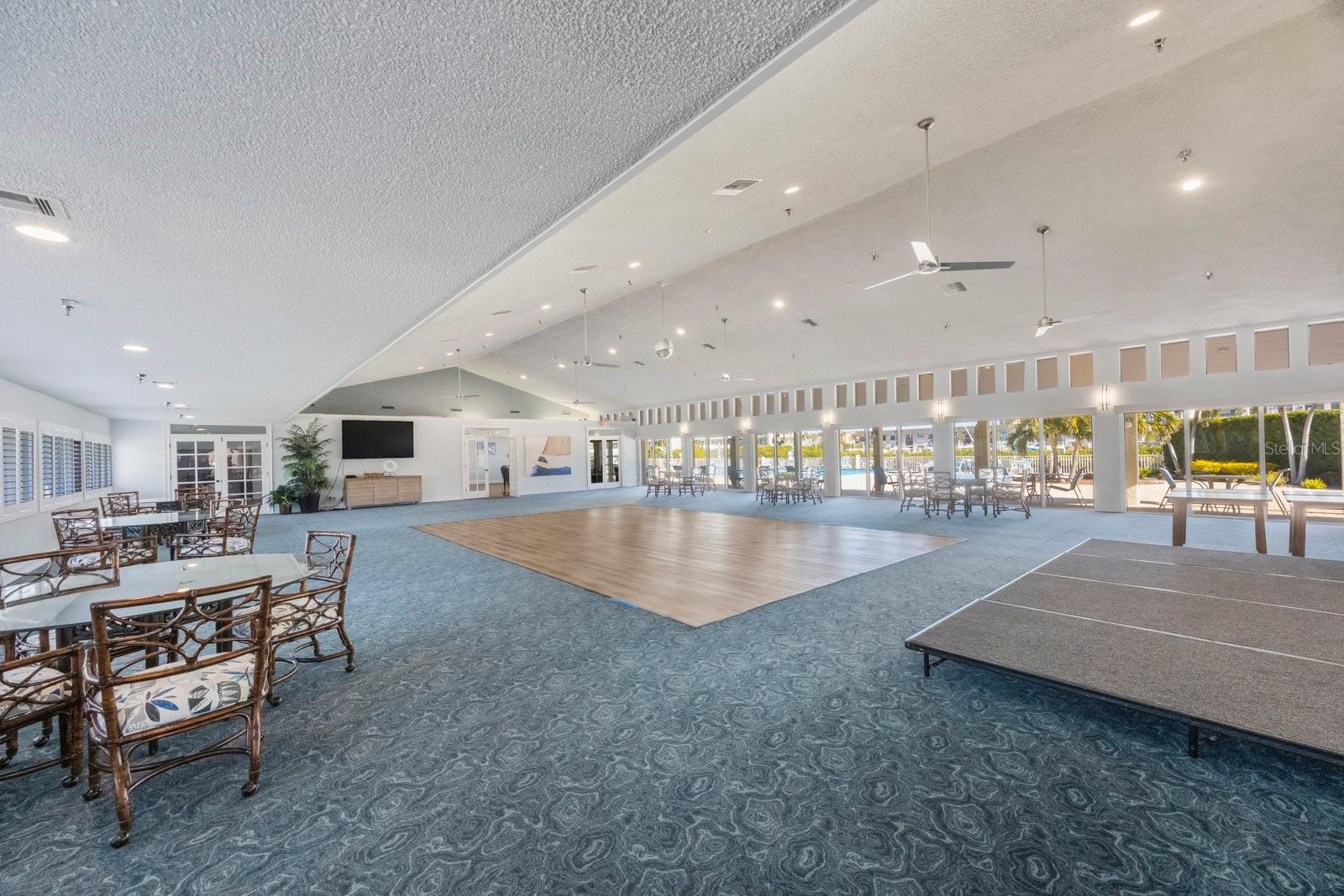 SAVANNAH CONDO - Residential