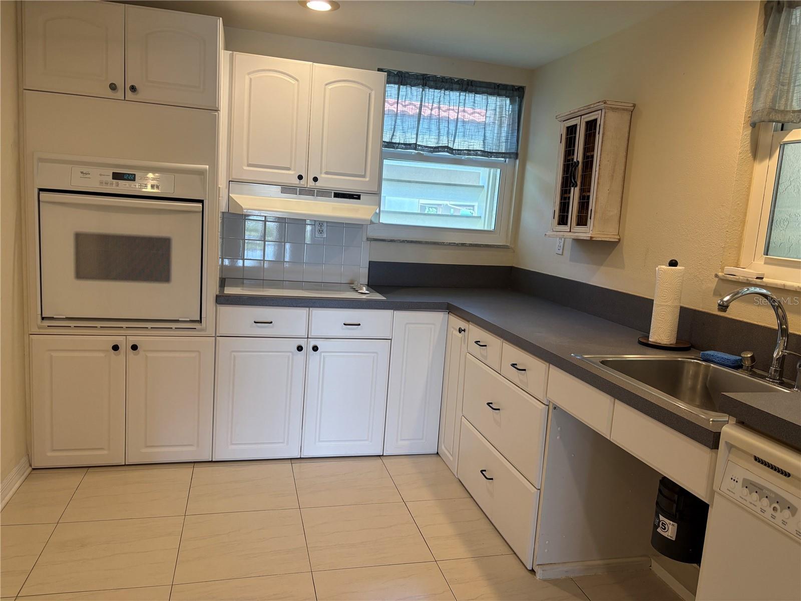 SAVANNAH CONDO - Residential