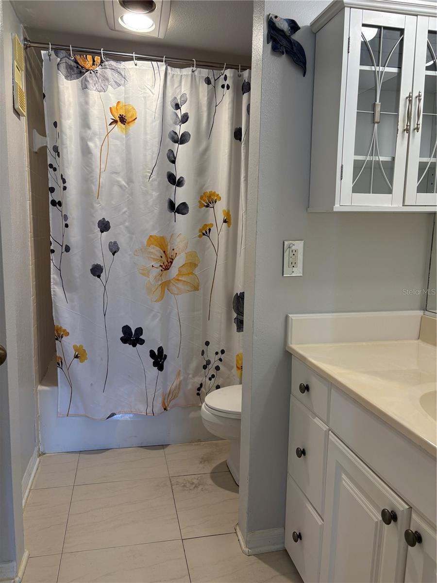 SAVANNAH CONDO - Residential