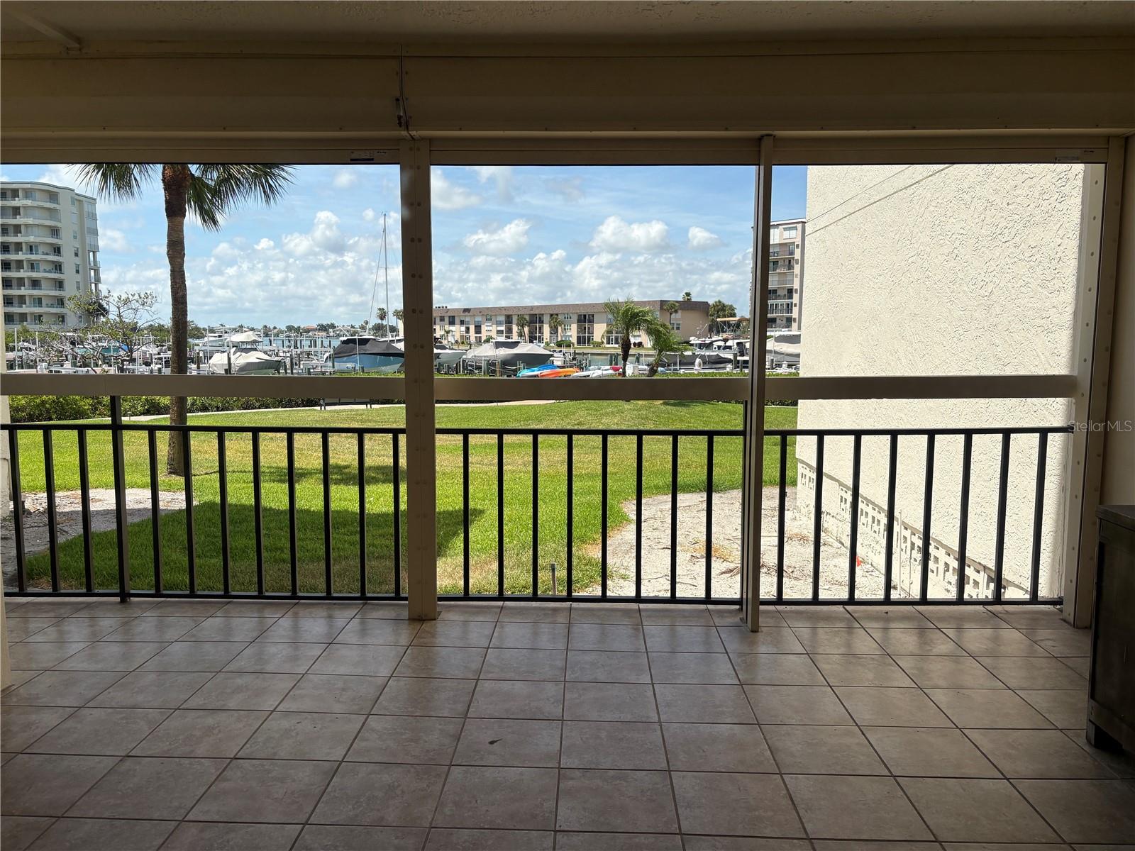 SAVANNAH CONDO - Residential