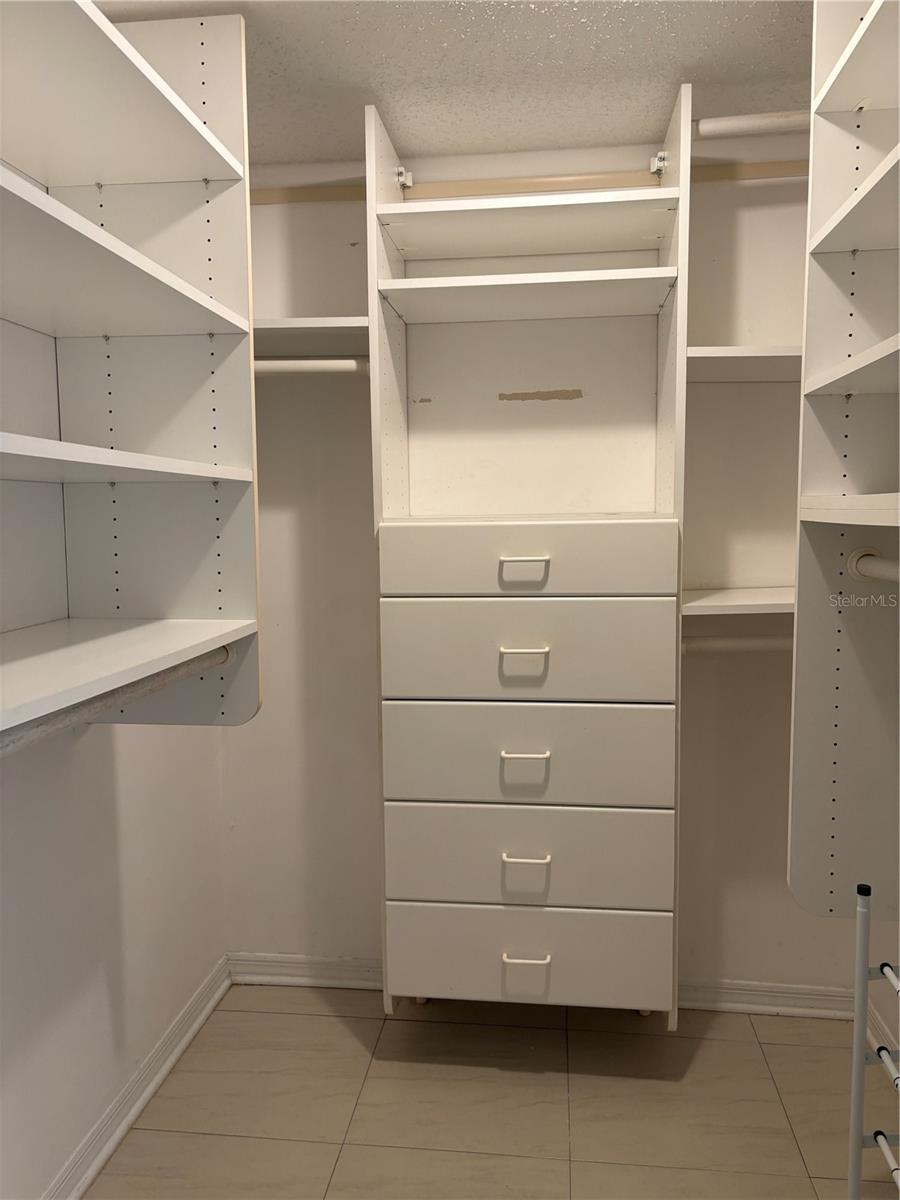 SAVANNAH CONDO - Residential