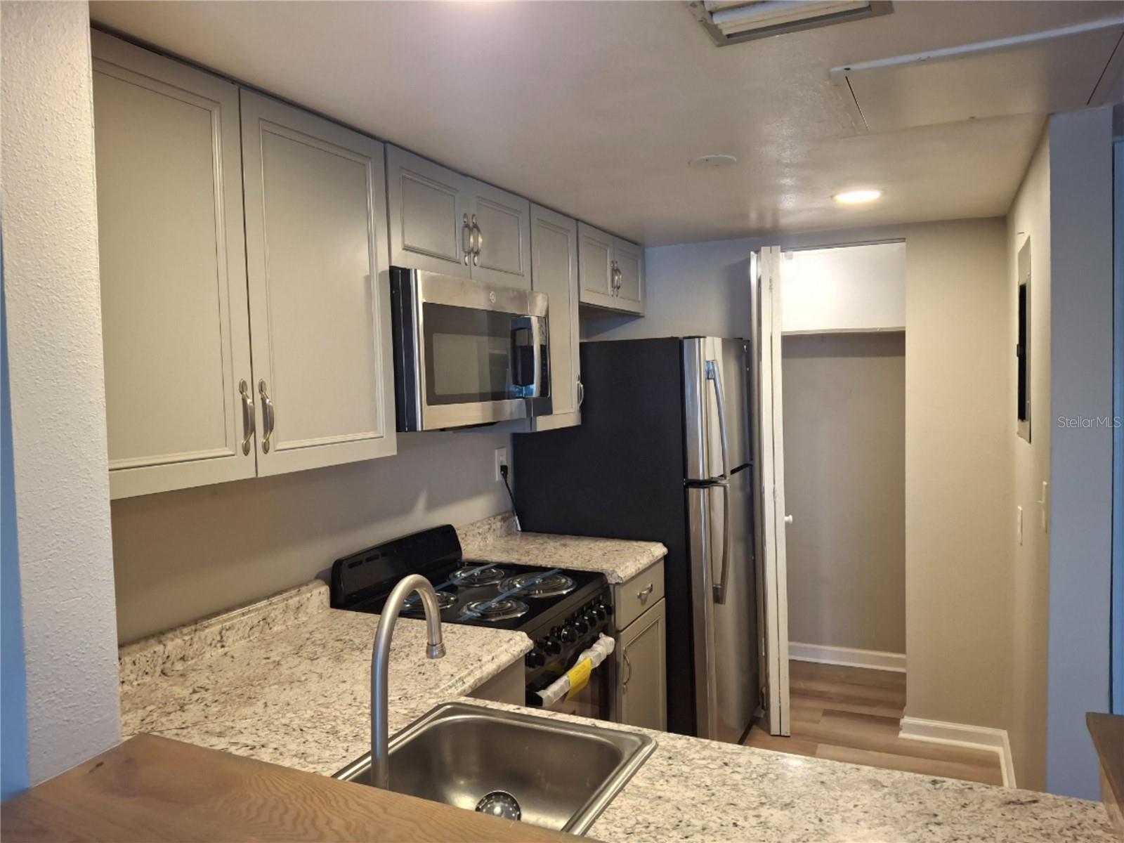 SANDY COVE - Residential