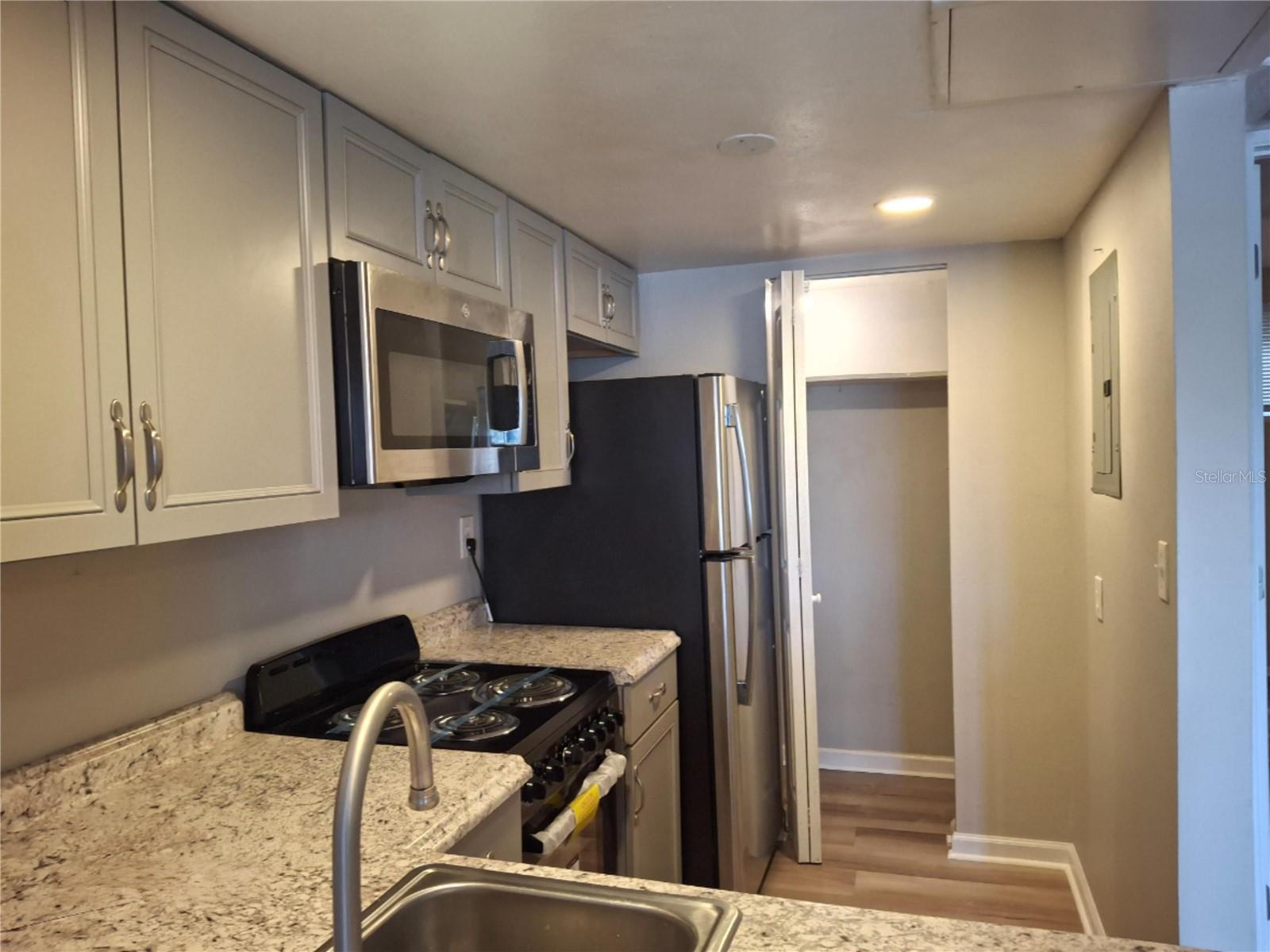 SANDY COVE - Residential