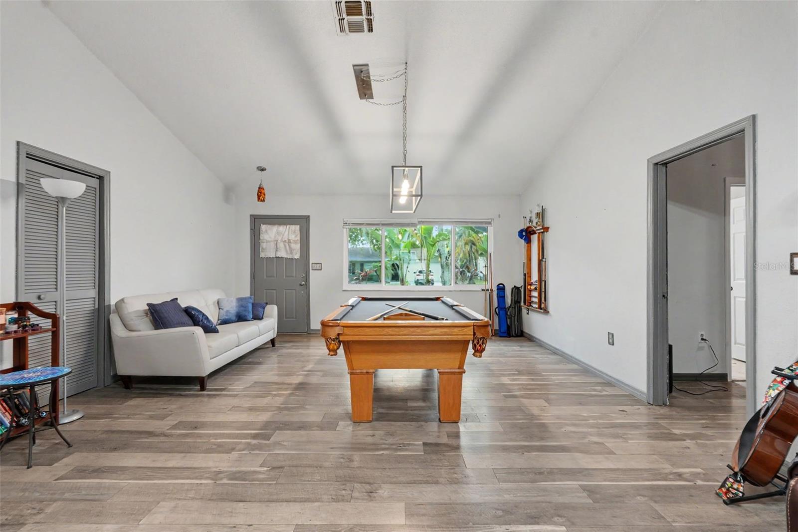 MEADOWS - Residential