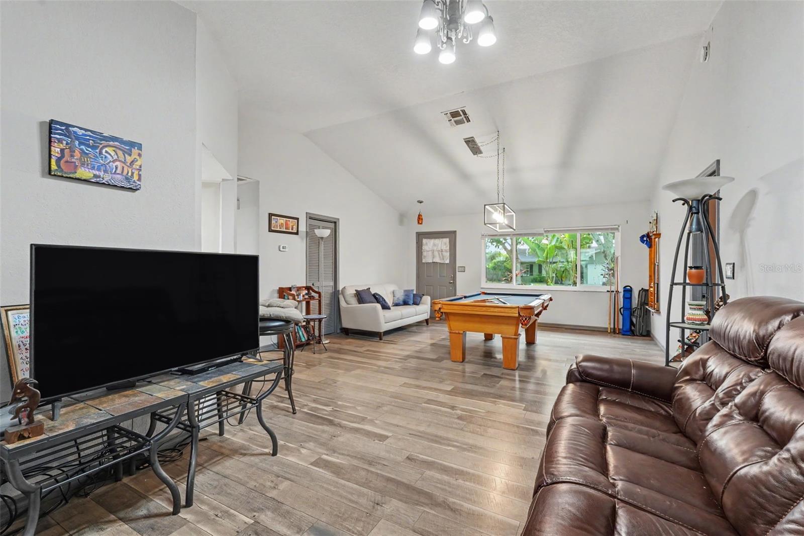 MEADOWS - Residential