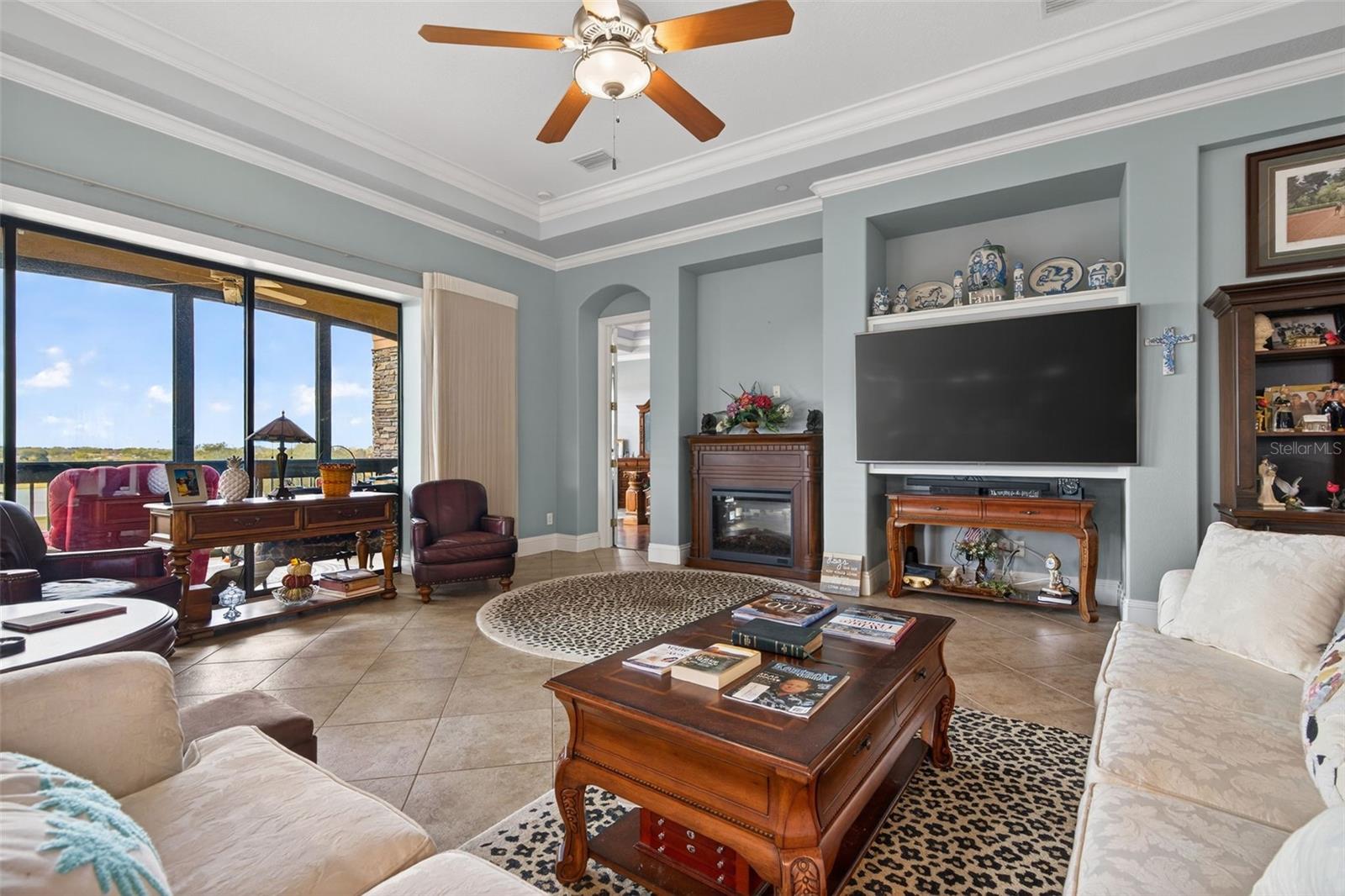 POINTE VISTA CONDO - Residential