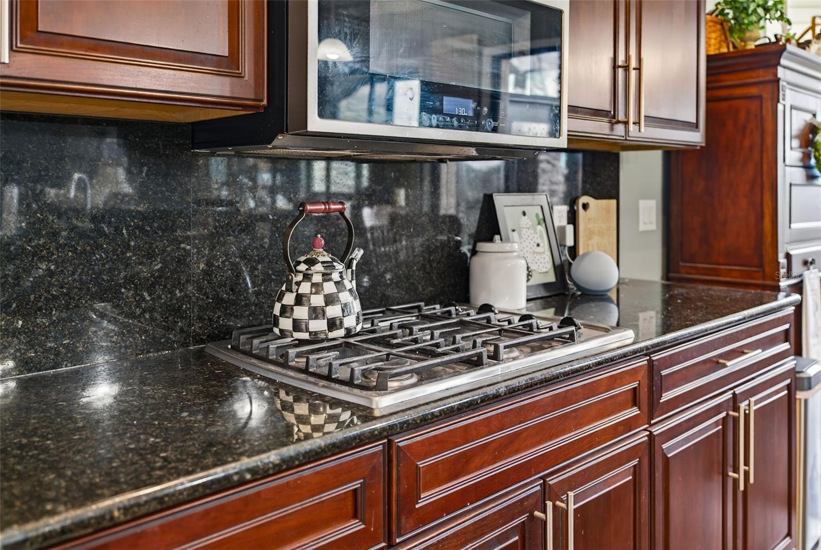 POINTE VISTA CONDO - Residential