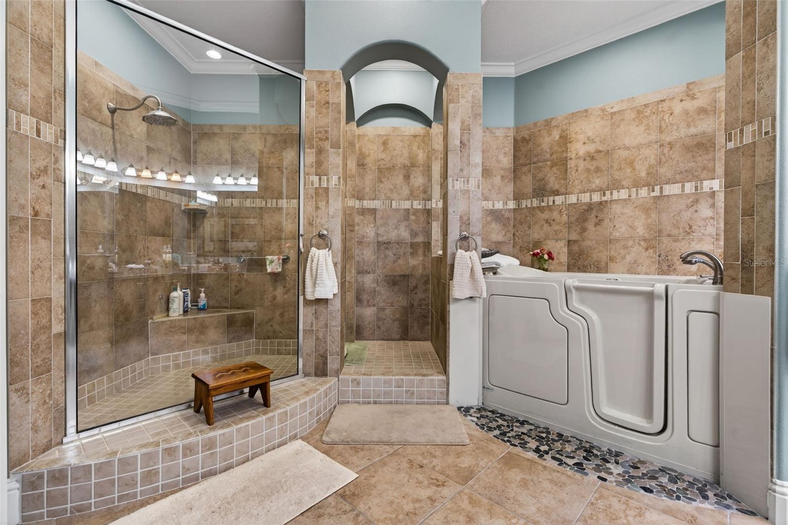 POINTE VISTA CONDO - Residential