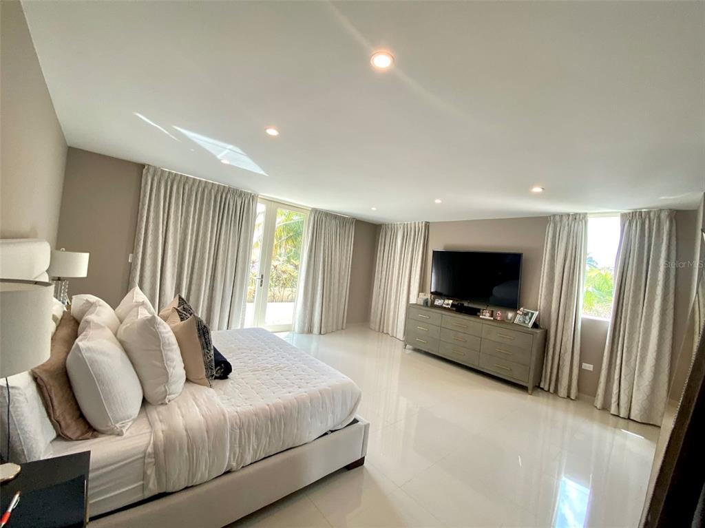 DORADO BEACH EAST - Residential