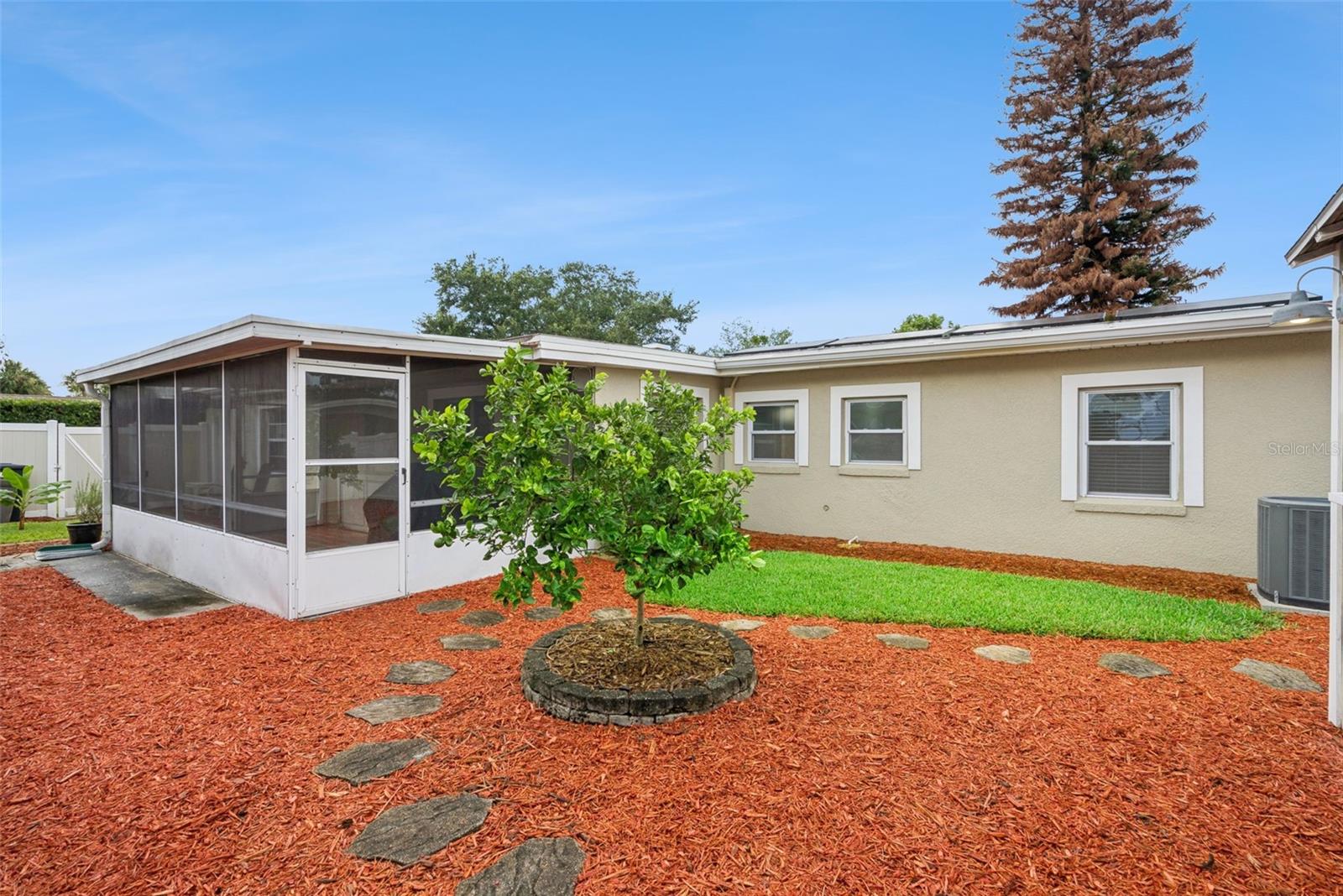 LAKEWOOD SHORES - Residential