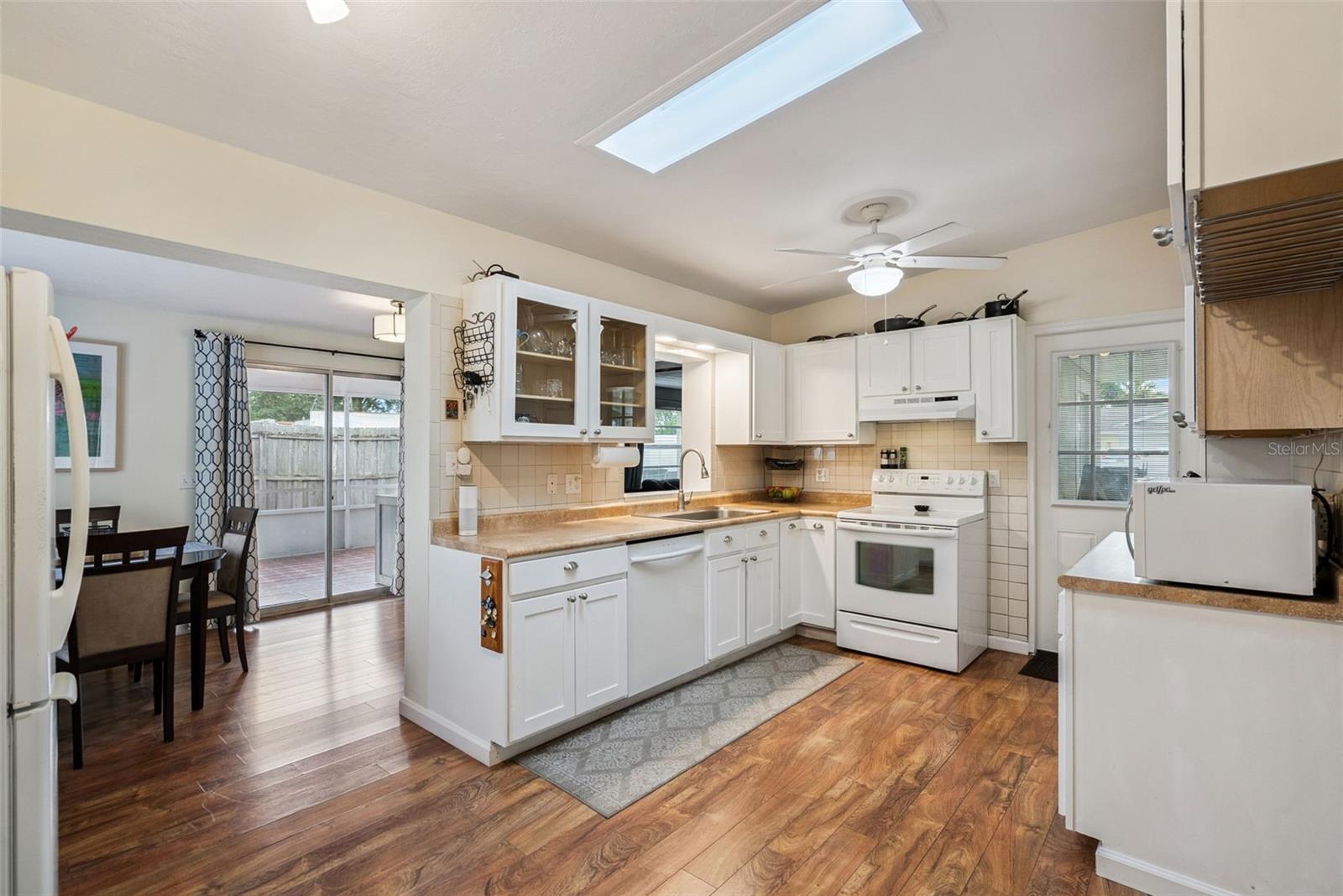 LAKEWOOD SHORES - Residential
