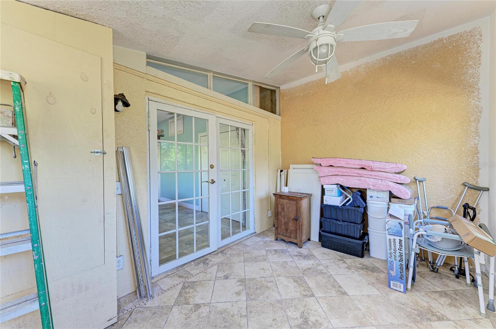 ARTIST ACRES - Residential