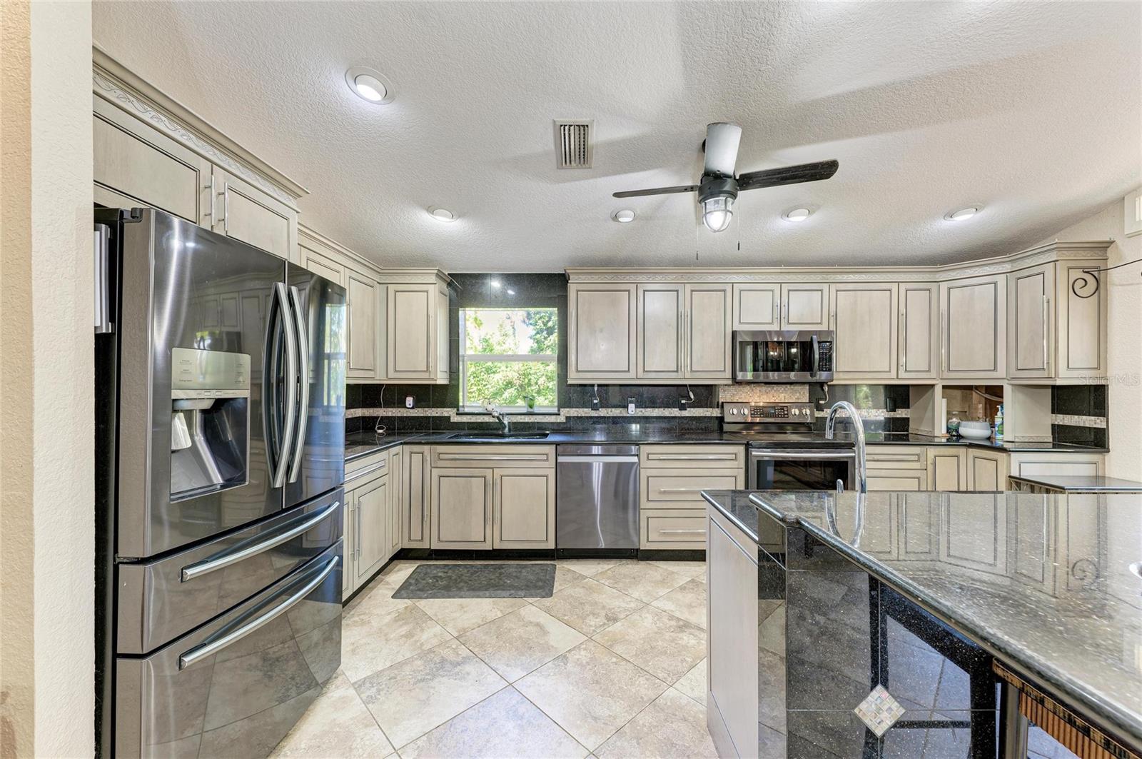 ARTIST ACRES - Residential