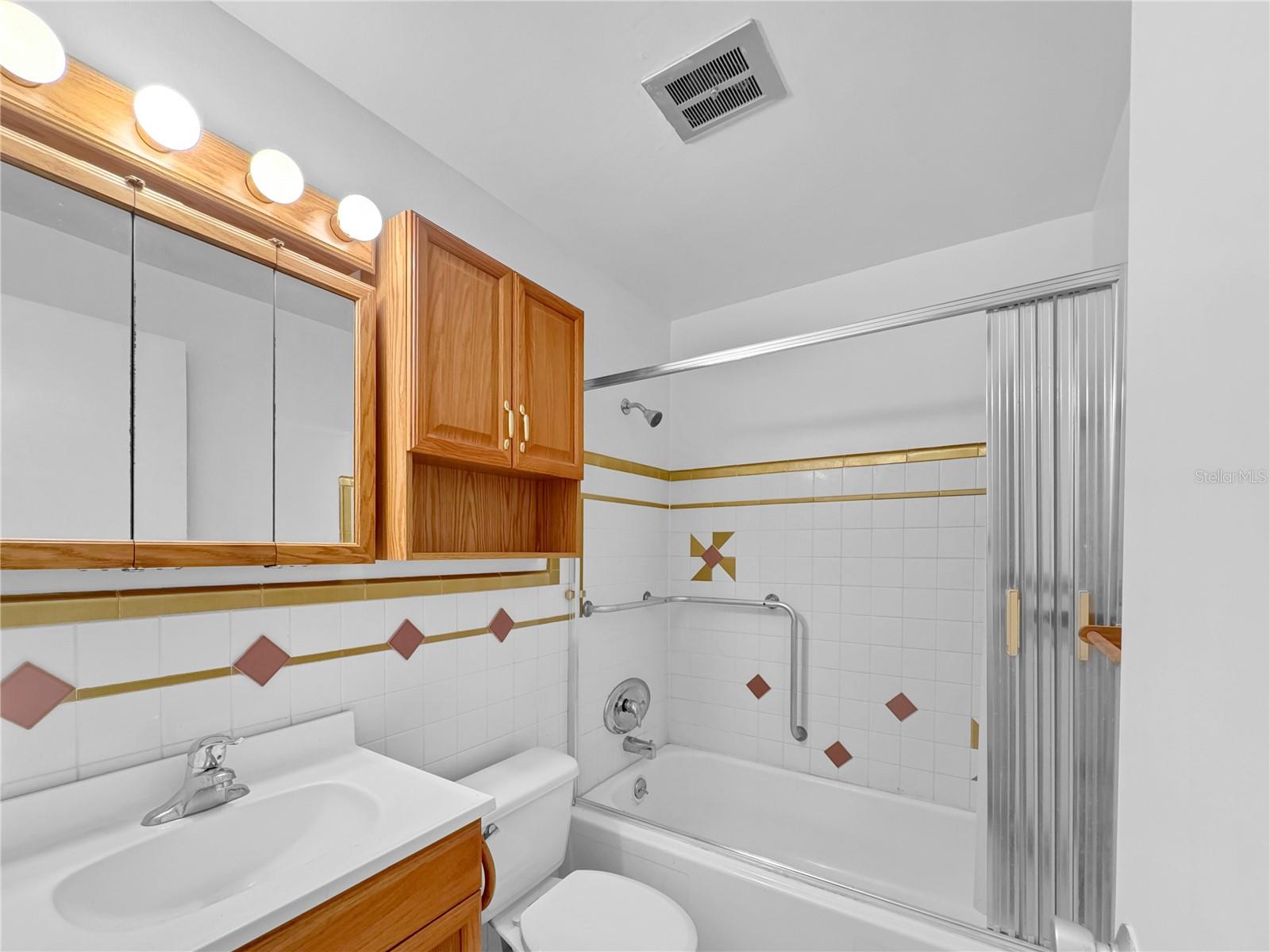CLEARVIEW OAKS PARADISE - Residential