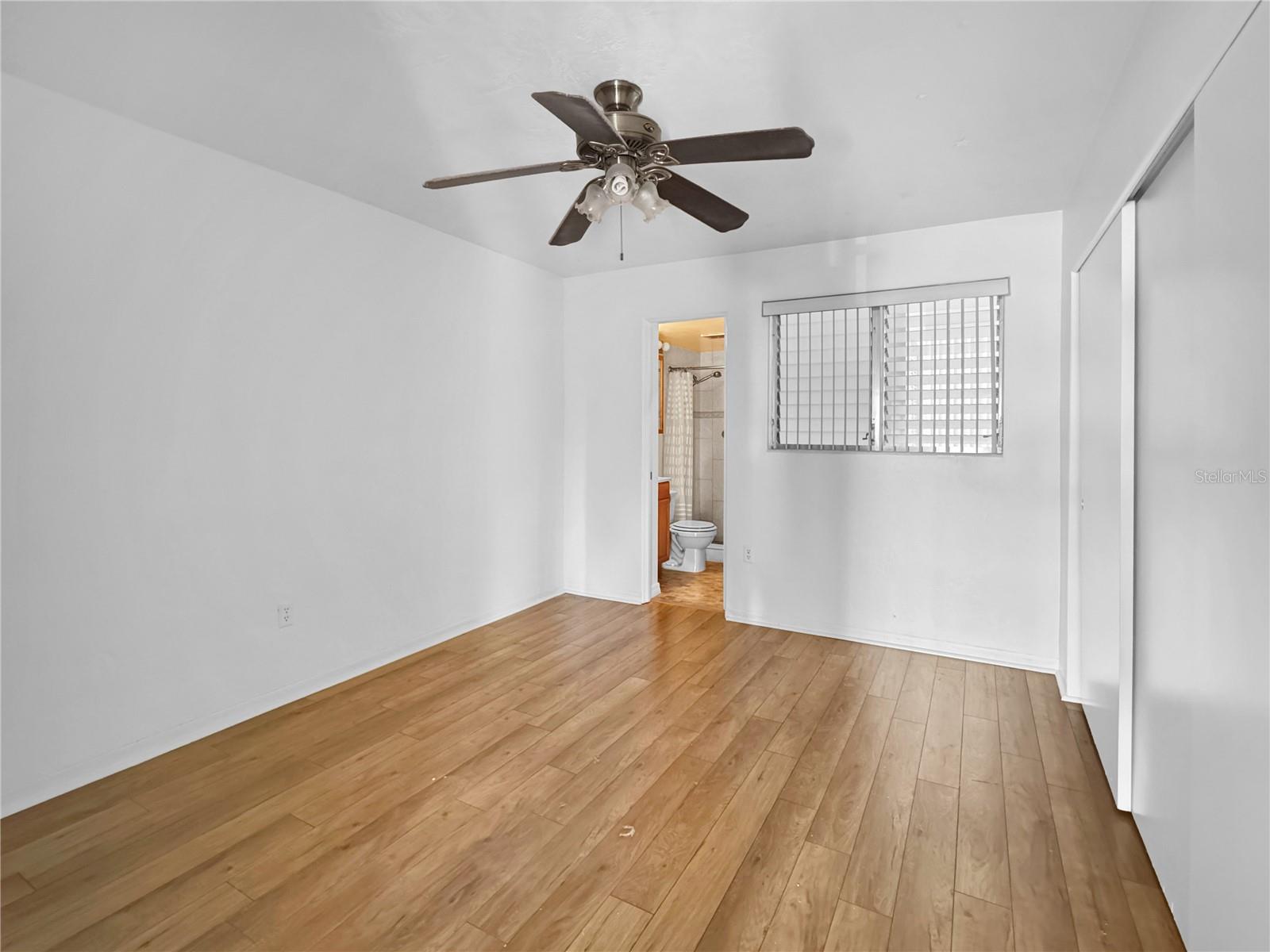 CLEARVIEW OAKS PARADISE - Residential