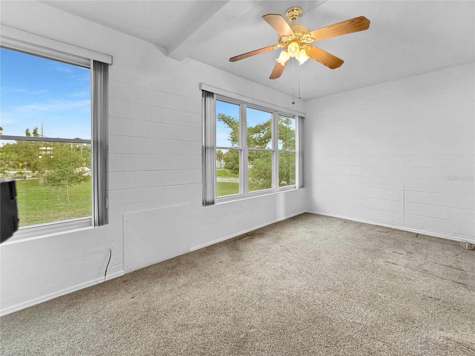 CLEARVIEW OAKS PARADISE - Residential