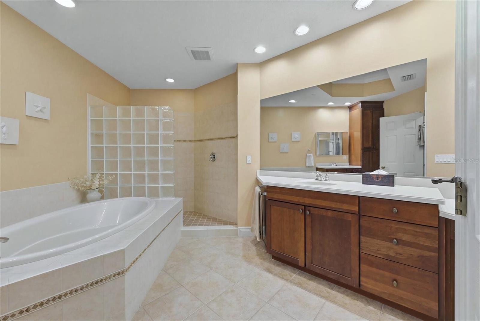 WATERCREST PH 4: UNIT 403 - Residential