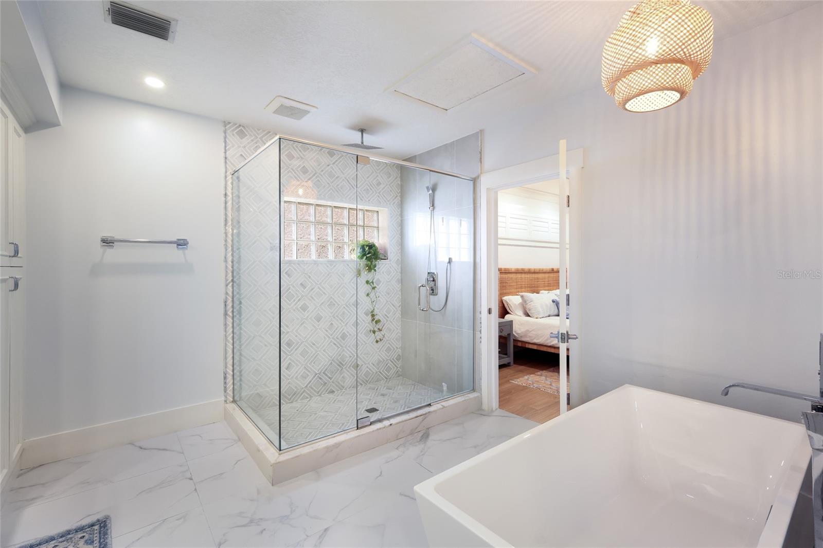 BRADLEY SHORES - Residential