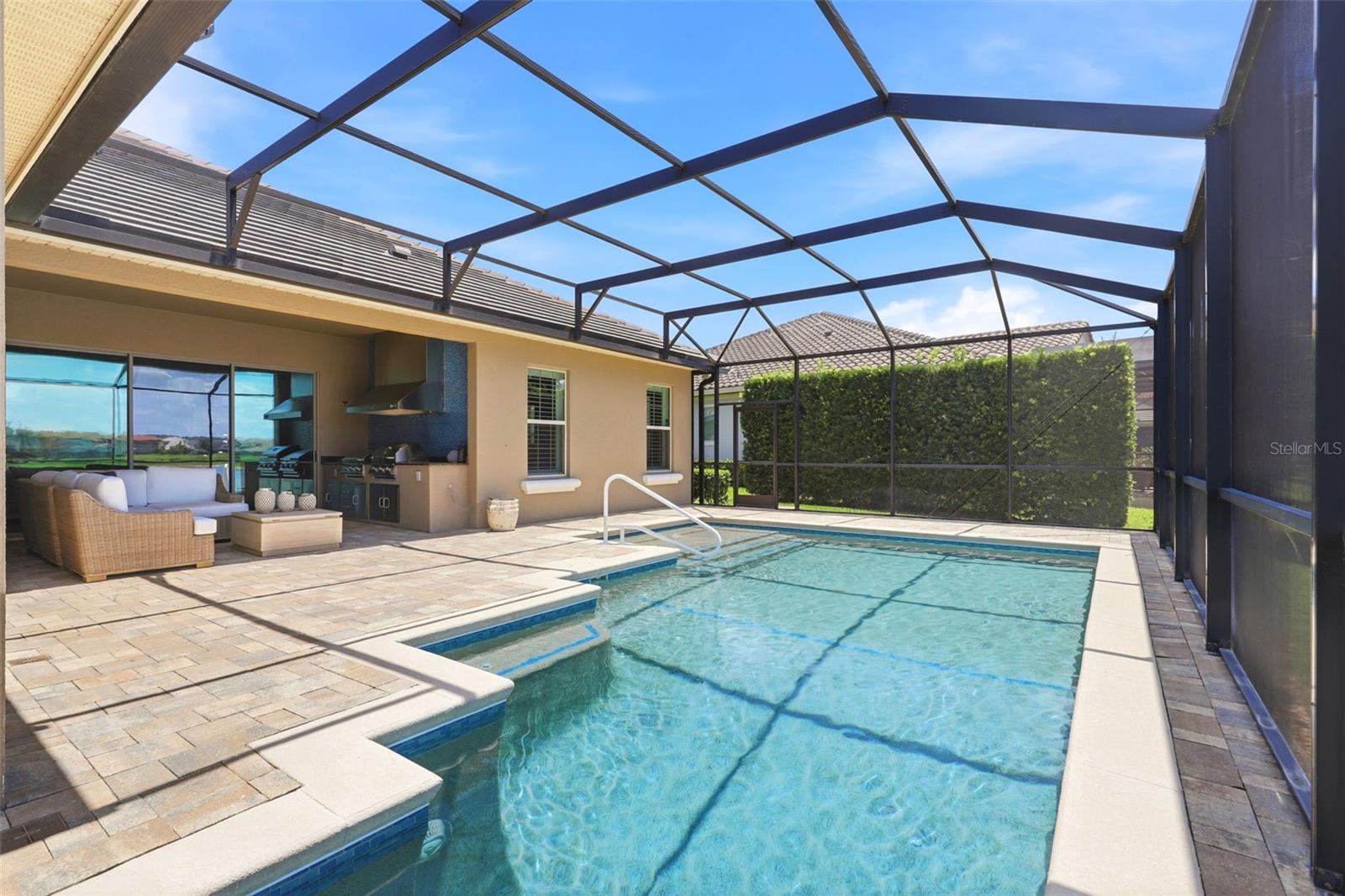 STEEPLE CHASE - Residential