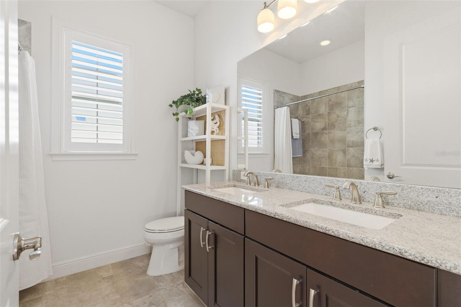STEEPLE CHASE - Residential