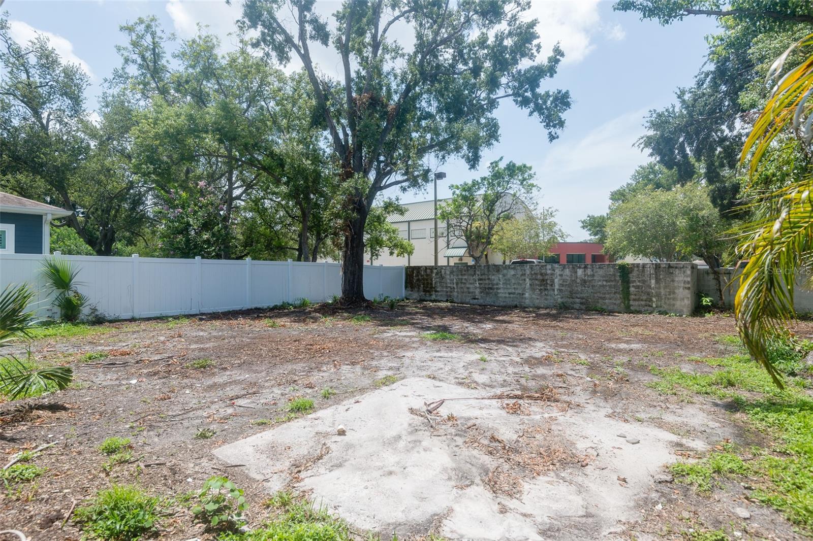 TRIANGLE HEIGHTS - Residential