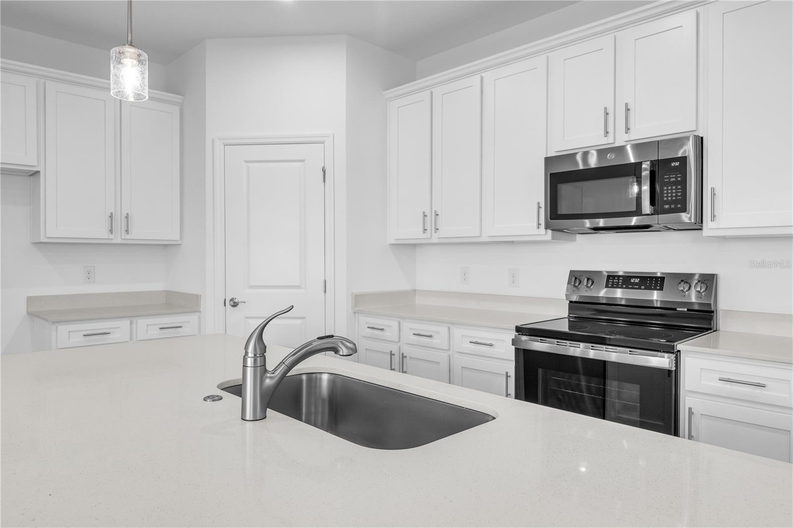 RESERVE AT COUNTRY CLUB LAKES ESTATES - Residential