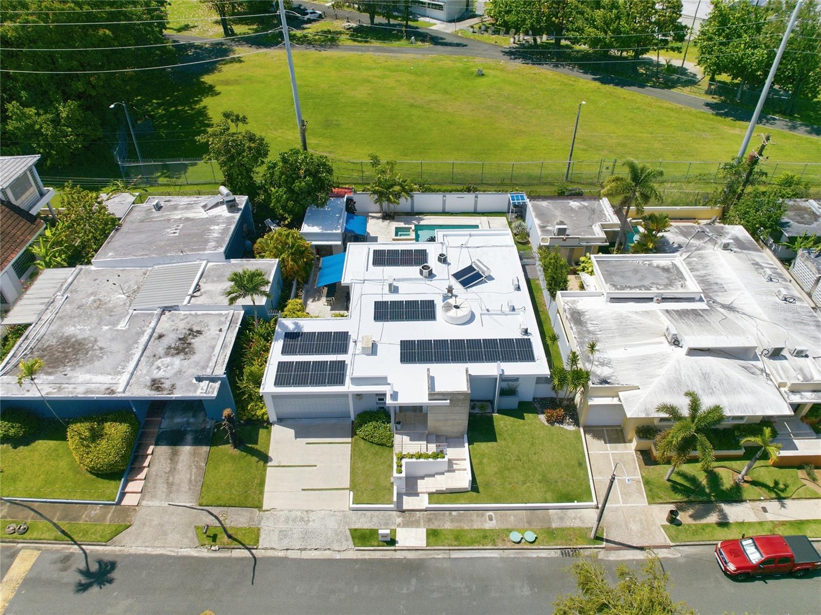 EXT VILLA CAPARRA - Residential
