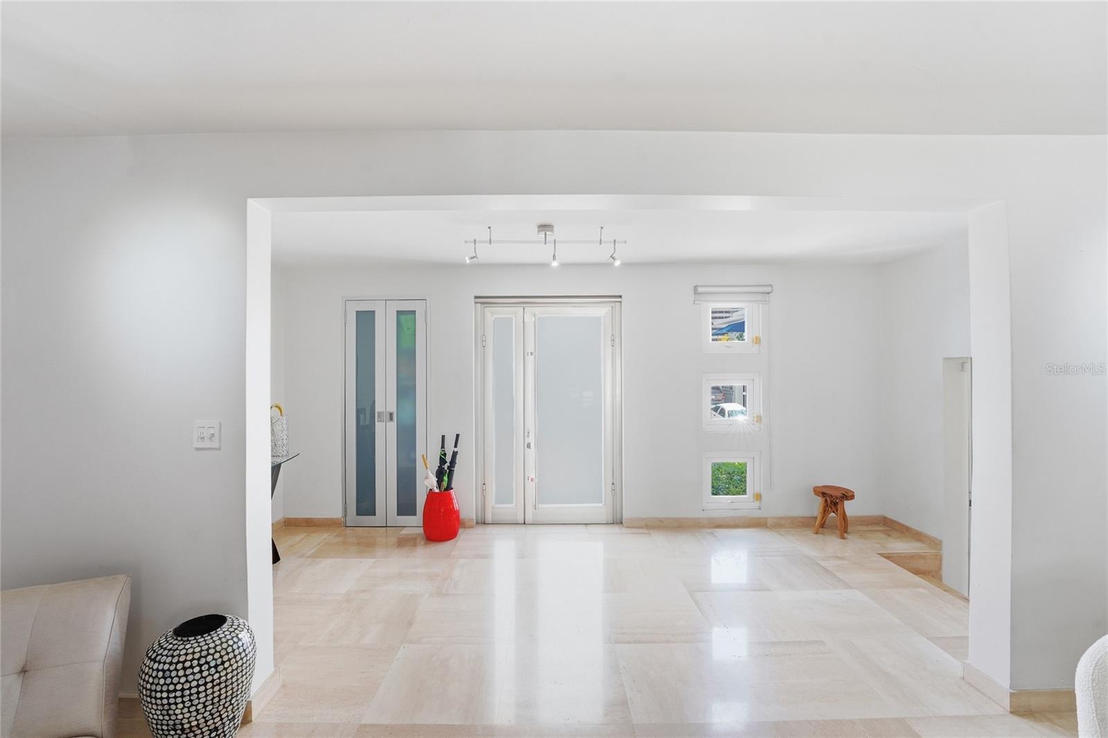 EXT VILLA CAPARRA - Residential