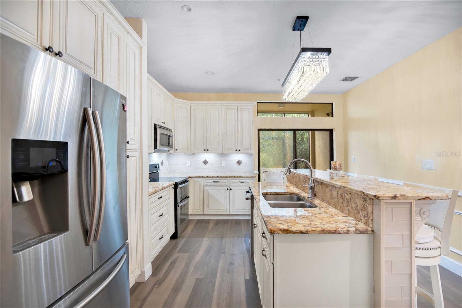 RESERVE/LAKEVIEW CONDO - Residential