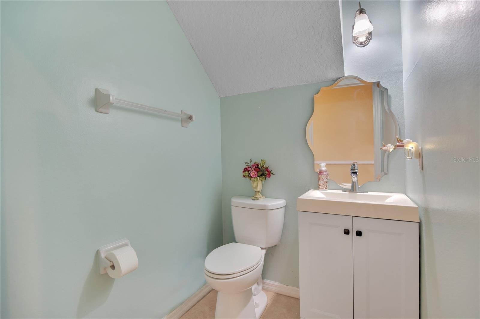 RESERVE/LAKEVIEW CONDO - Residential