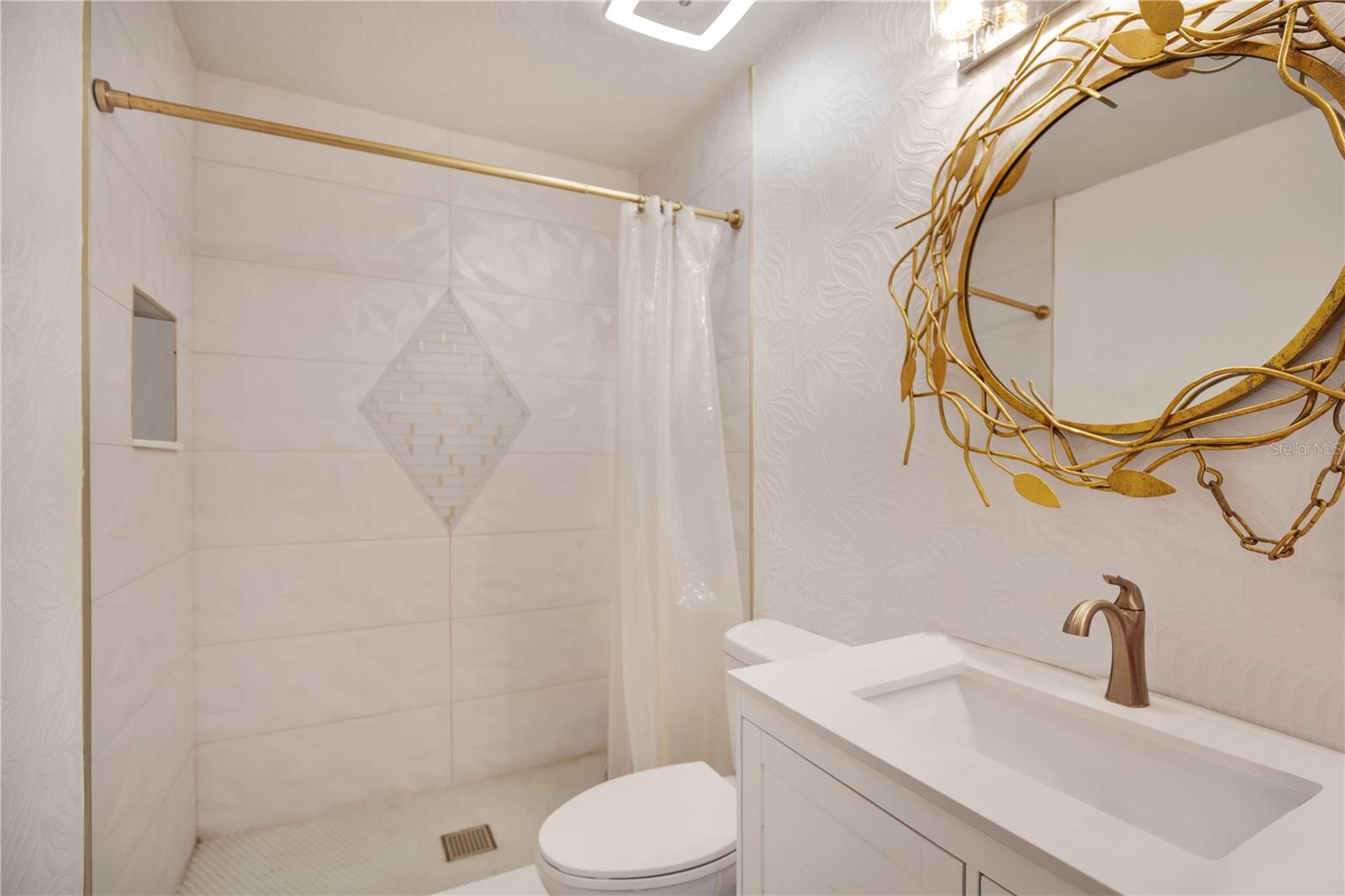 RESERVE/LAKEVIEW CONDO - Residential