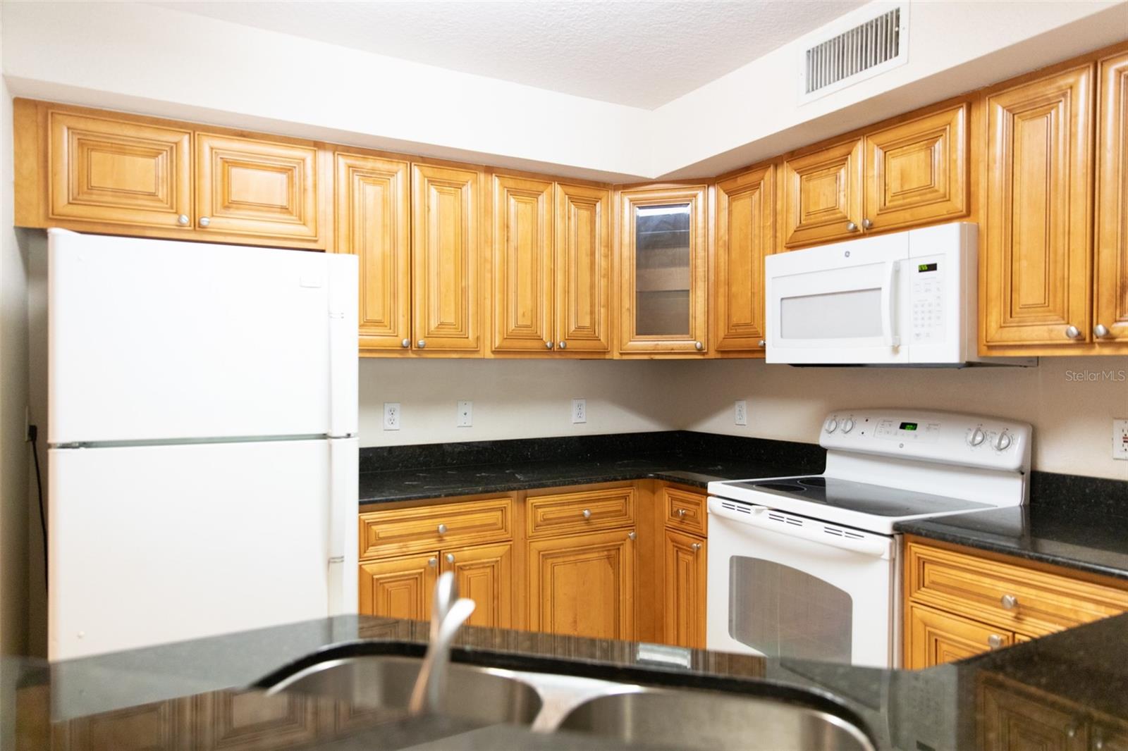 BONA VISTA CONDO - Residential Lease