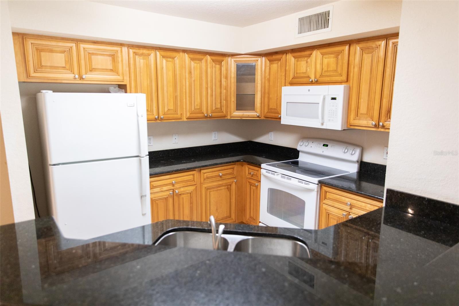BONA VISTA CONDO - Residential Lease