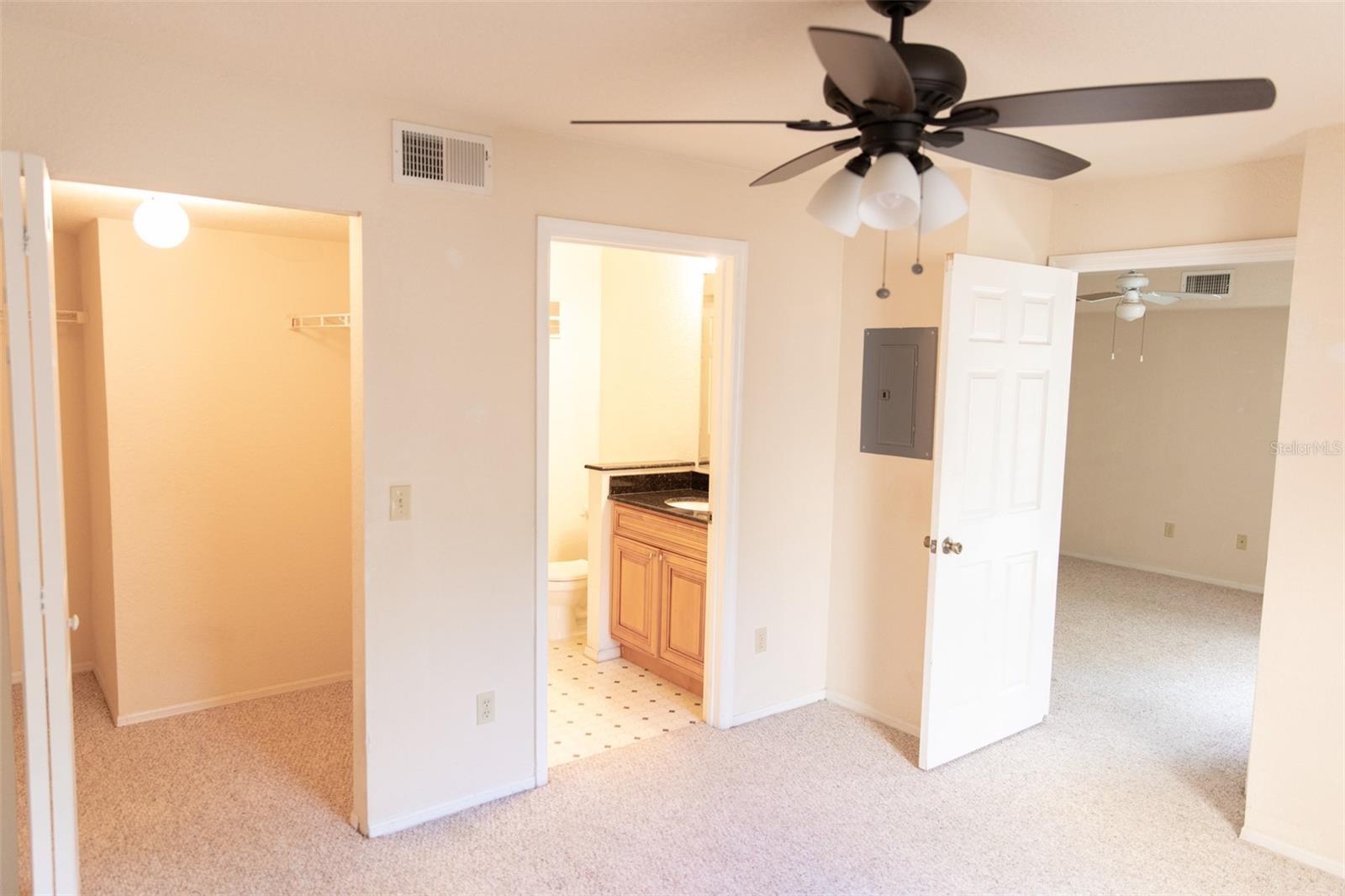BONA VISTA CONDO - Residential Lease